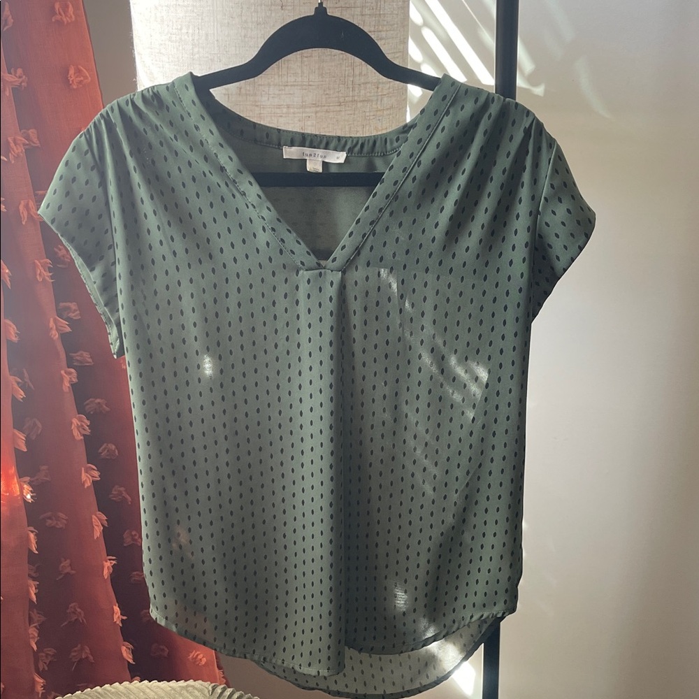 Fun 2 Fun Green Patterned V-Neck Blouse